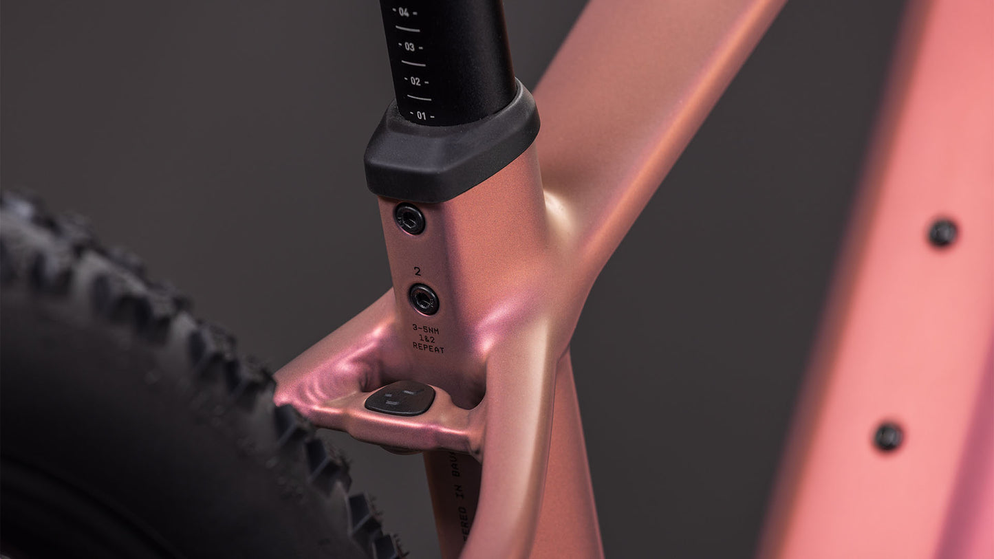 Cube Reaction Hybrid SLX 800
