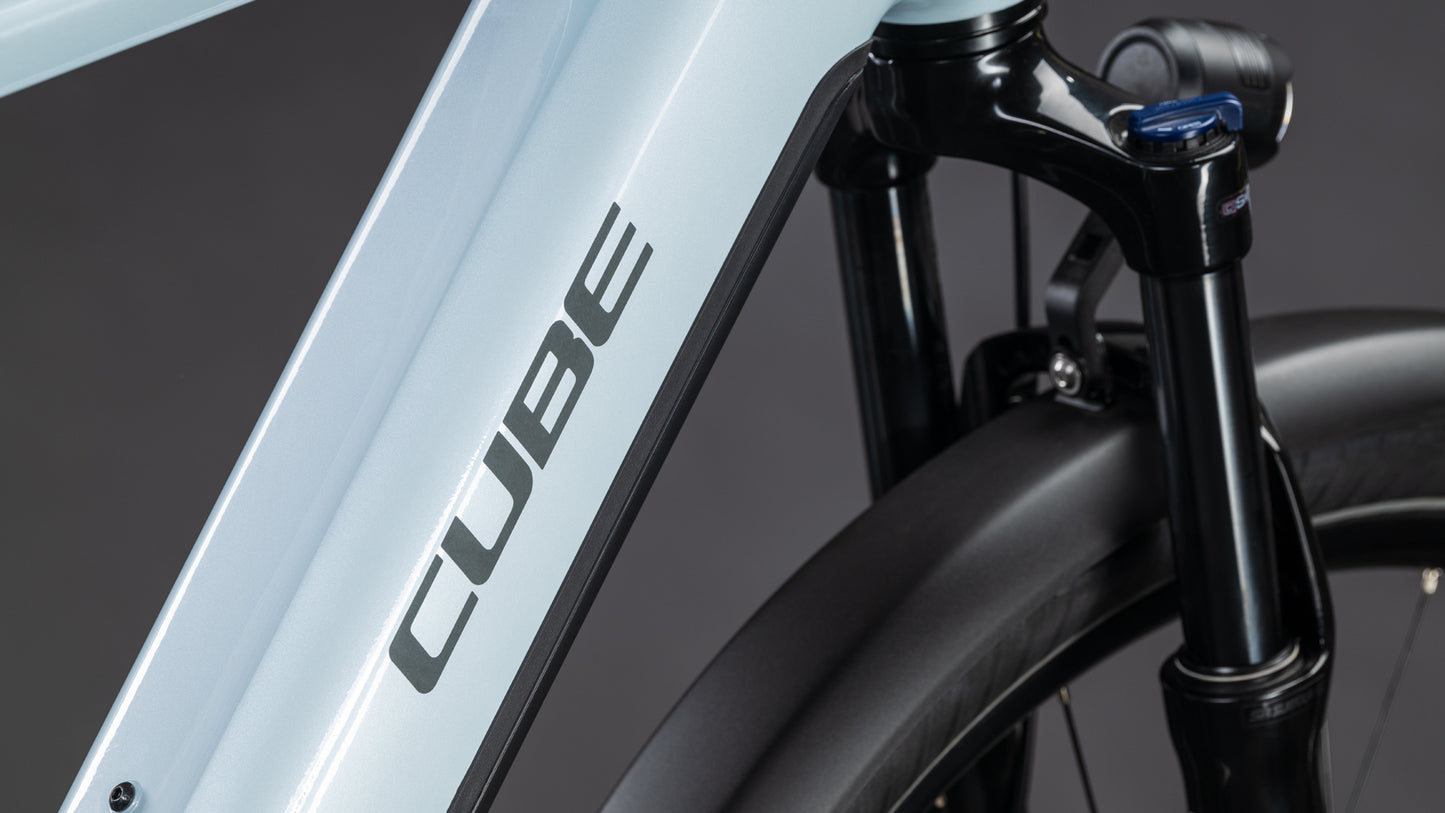 Cube Touring Hybrid ONE 600