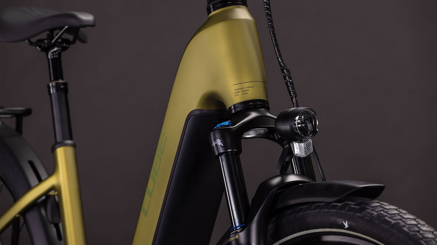 Cube Touring Hybrid Pro 800