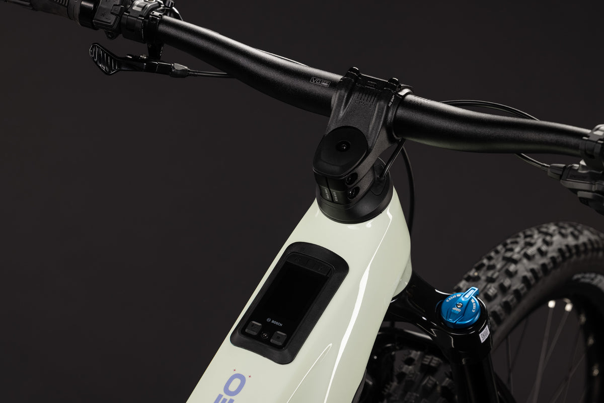 Cube Stereo Hybrid ONE44 HPC Race 800