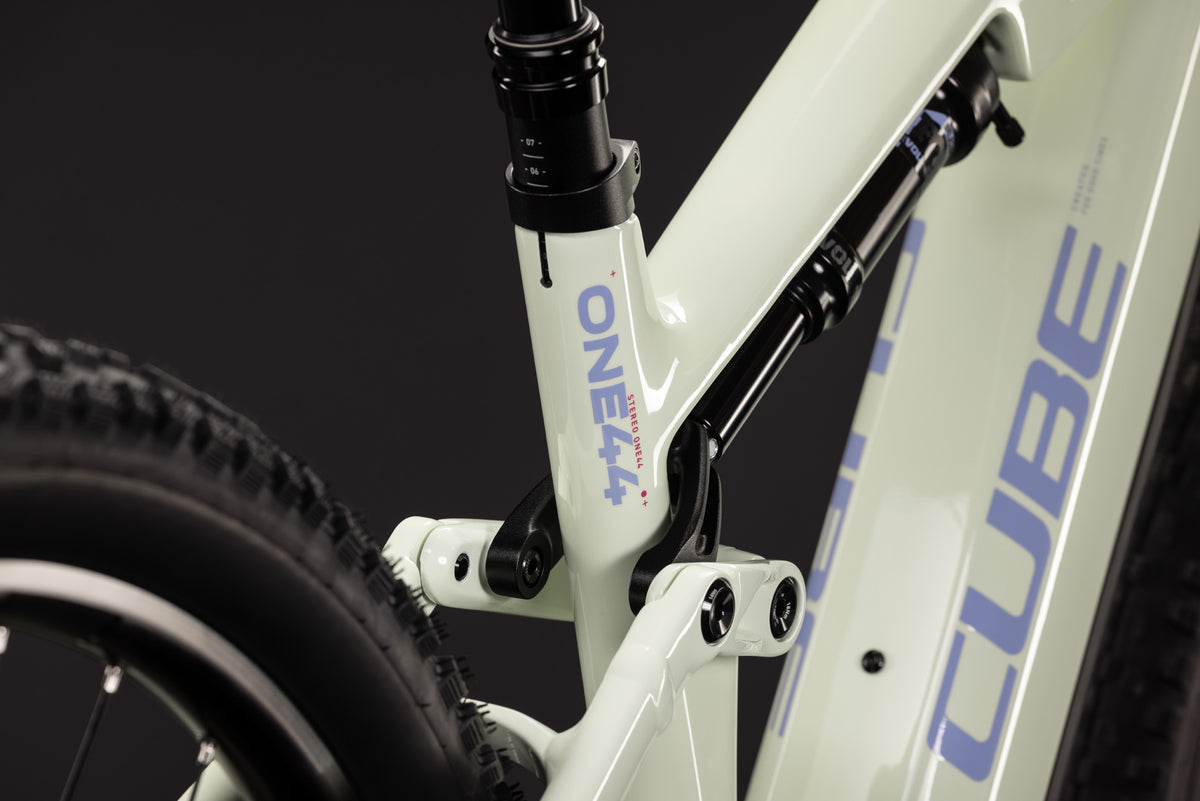 Cube Stereo Hybrid ONE44 HPC Race 800