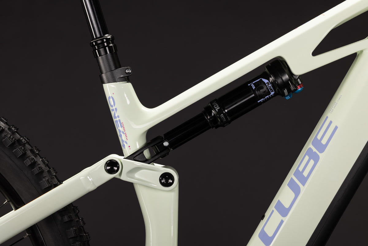 Cube Stereo Hybrid ONE44 HPC Race 800