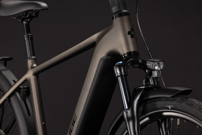 Cube Touring Hybrid Pro 800