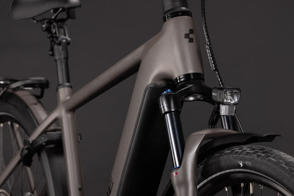 Cube Kathmandu Hybrid ONE 800
