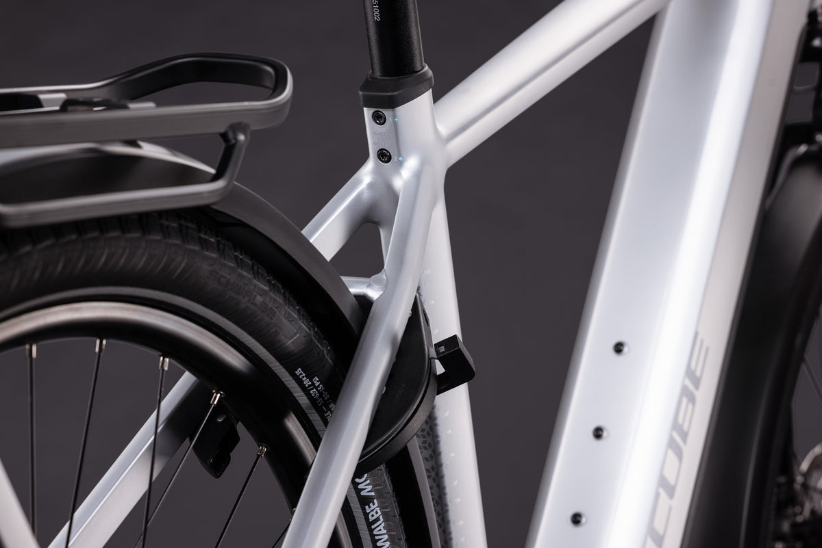 Cube Kathmandu Hybrid ONE 800