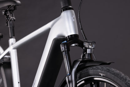 Cube Kathmandu Hybrid ONE 800