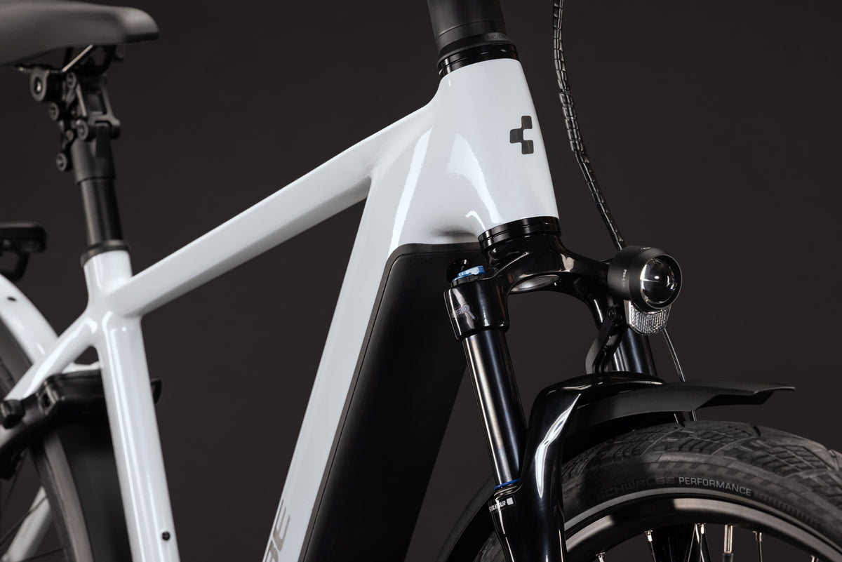 Cube Kathmandu Hybrid Deluxe Pro 800
