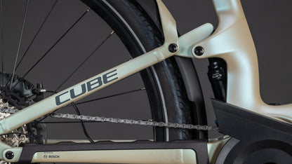Cube Kathmandu Hybrid ONE11 HPC SLT 800