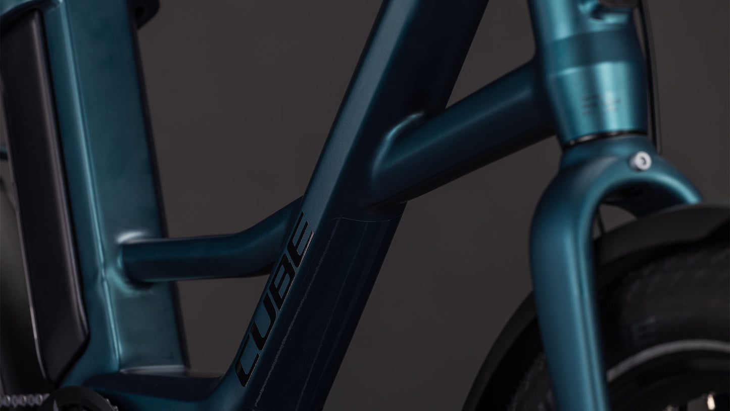 Cube Compact Hybrid 545